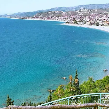 Umberto I Semesterbostad Bova Marina